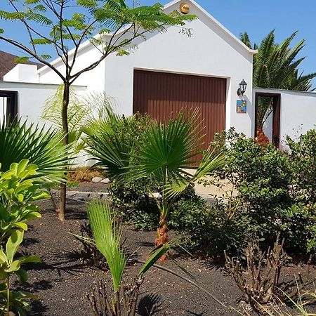 Lovely Villa Nico Playa Blanca, Hot Tub, Communal Pool Exterior photo