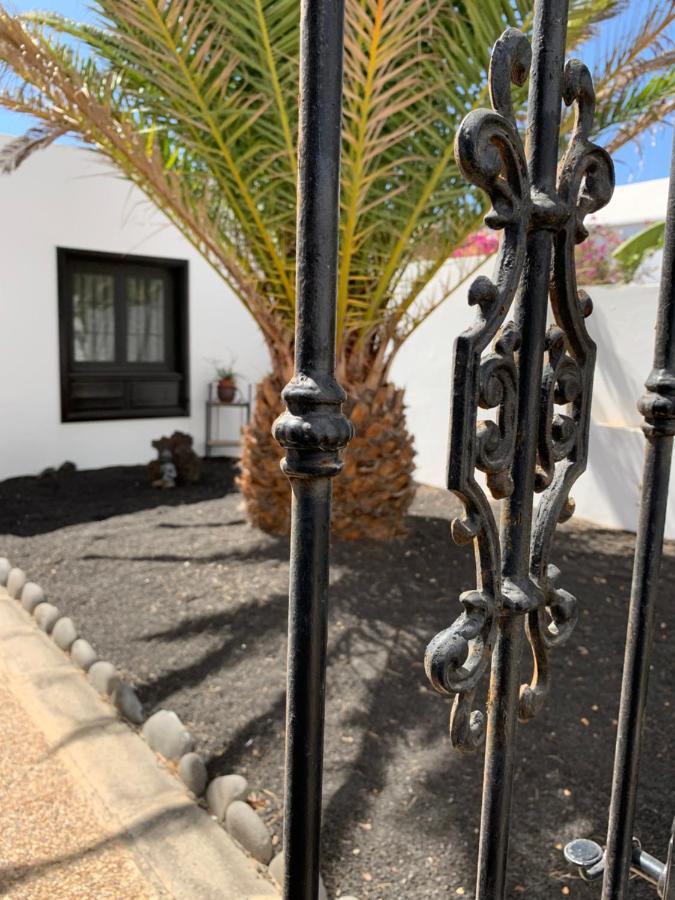 Lovely Villa Nico Playa Blanca, Hot Tub, Communal Pool Exterior photo